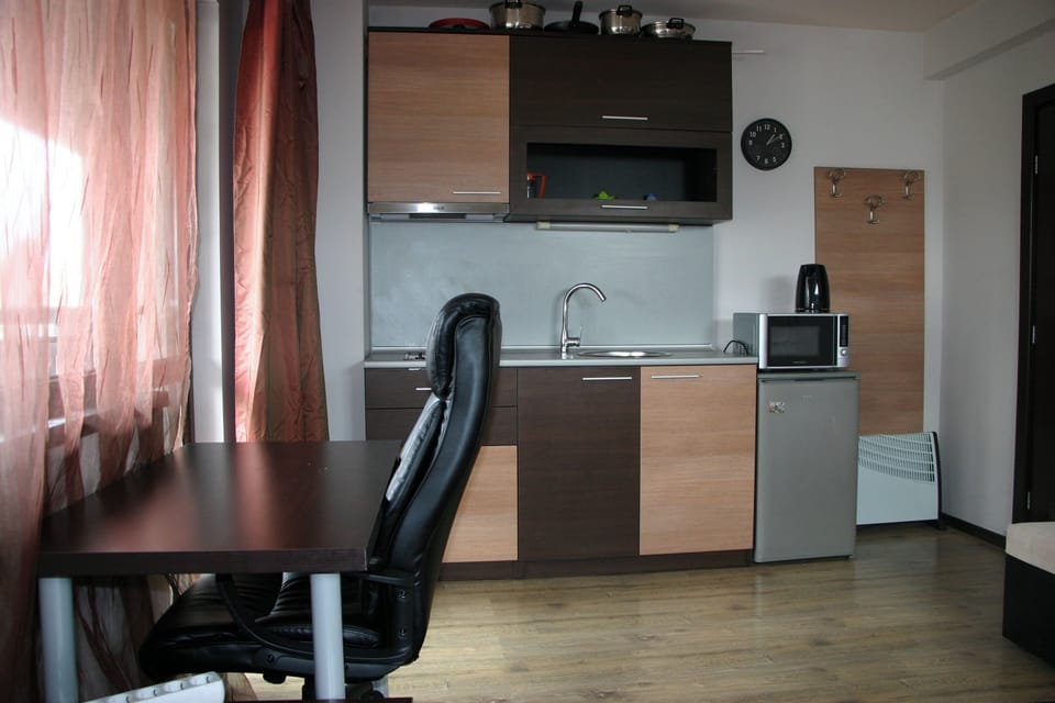 Fridge, microwave, stovetop, electric kettle
