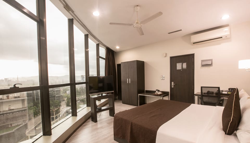 Premium Room | Premium bedding, pillowtop beds, in-room safe, individually furnished