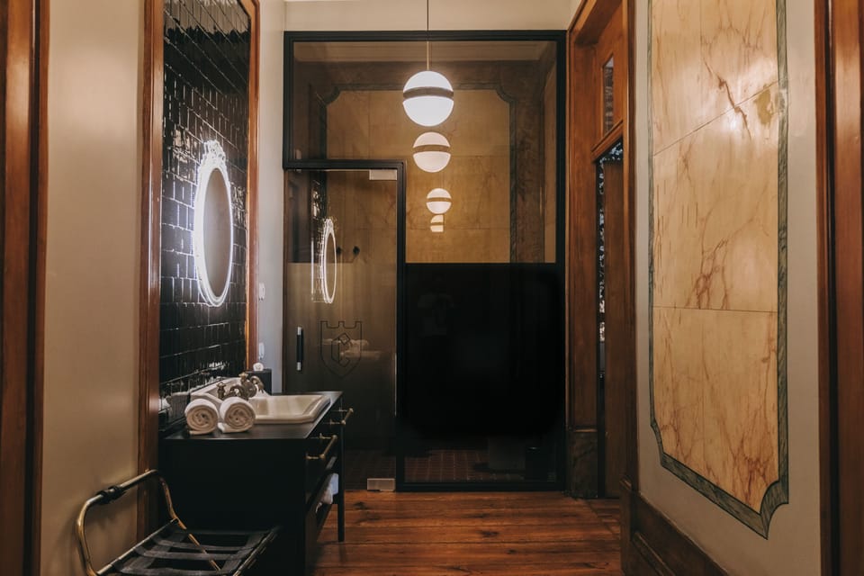 Master | Bathroom | Bathrobes, slippers, towels, soap