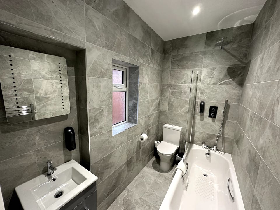 Gainsborough Lodge Bed and Breakfast in Horley