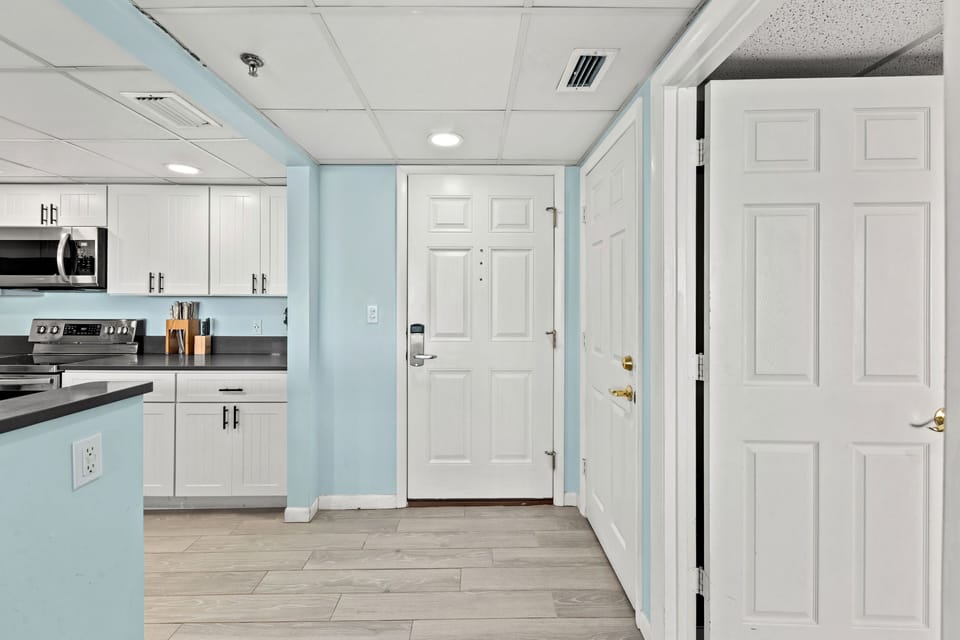Condo, Multiple Beds, Hot Tub, Ocean View | Private kitchen | Coffee/tea maker