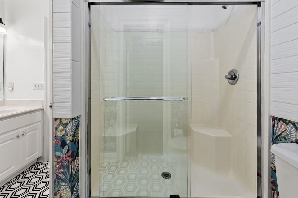 Next To Pier Park! Steps From the Beach! Dog-friendly! Pool! House in Panama City Beach