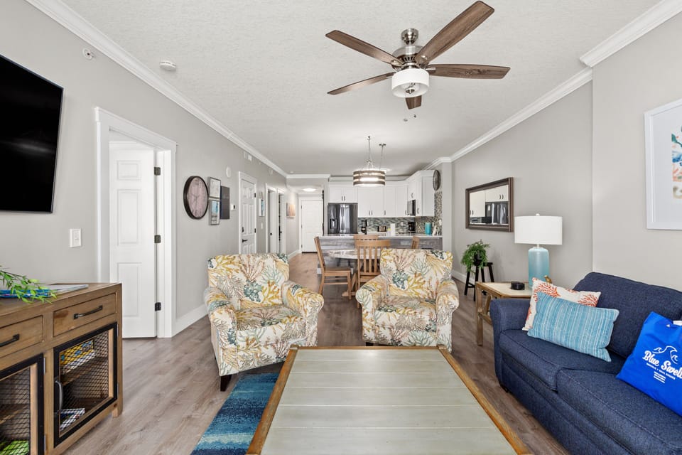 Condo, Multiple Beds, Balcony, Ocean View | Living area | 40-inch TV with digital channels