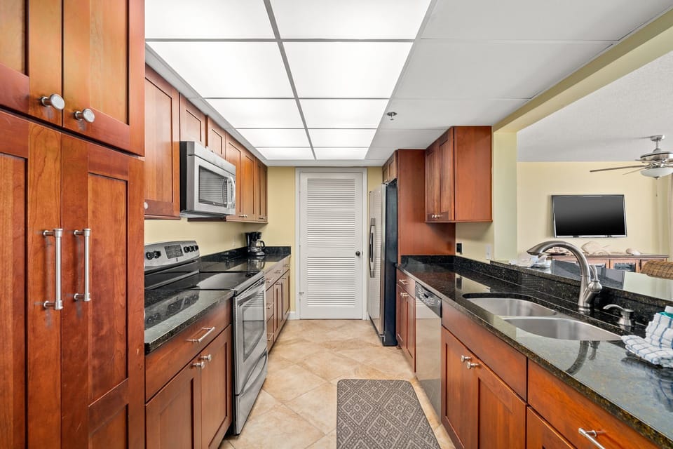 Condo, Multiple Beds, Hot Tub, Ocean View | Private kitchen | Coffee/tea maker
