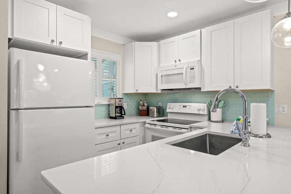 House, Multiple Beds, Patio | Private kitchen