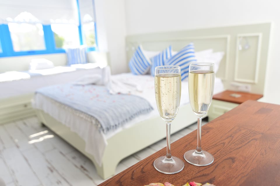 Traditional Double Room | Tempur-Pedic beds, minibar, in-room safe, laptop workspace