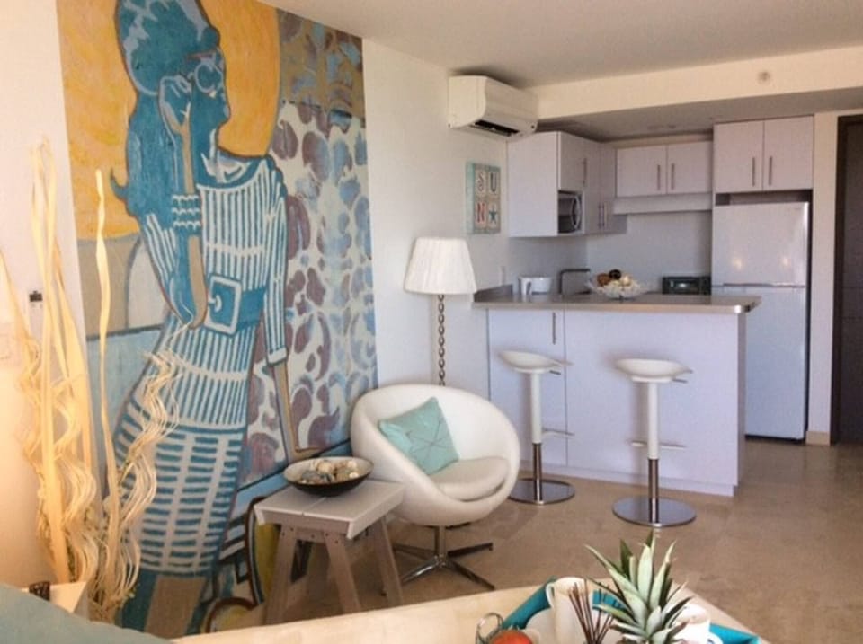 Condo, 1 Bedroom, Balcony, Ocean View | Interior
