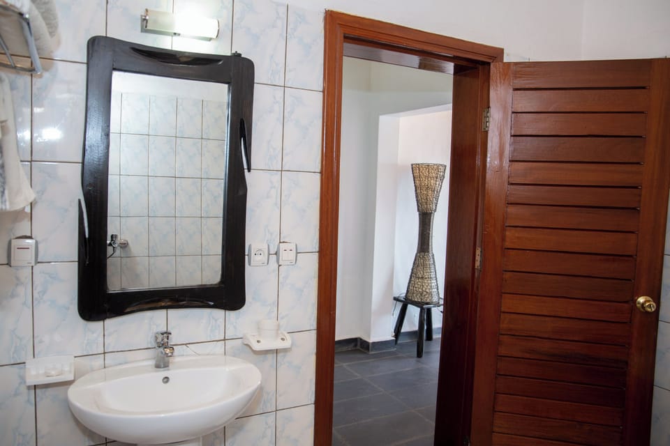 Room, 2 Bedrooms, Terrace, Garden View | Bathroom