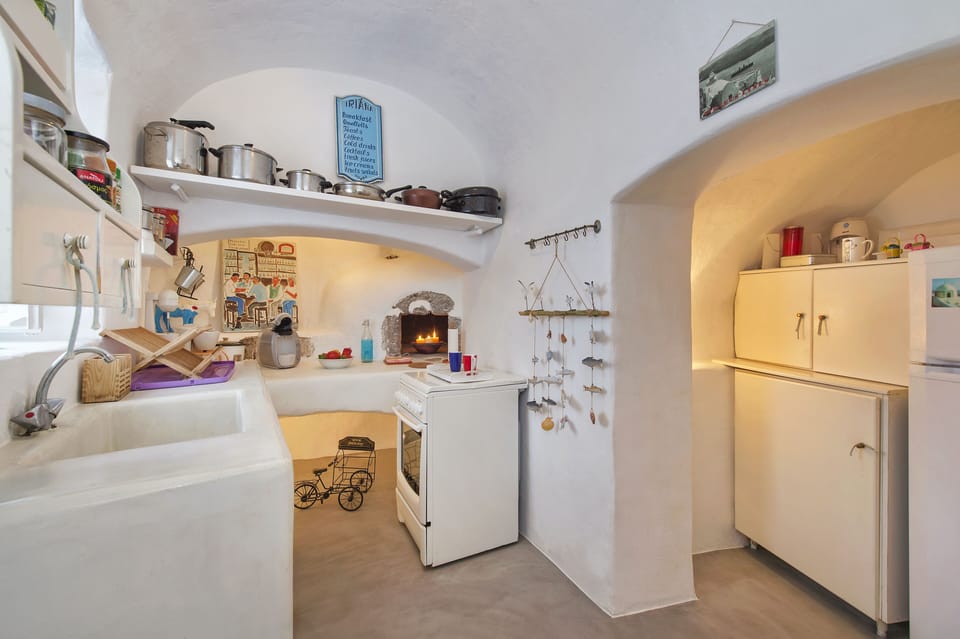 Villa | Private kitchen | Fridge, oven, stovetop, coffee/tea maker