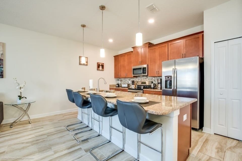 Townhome, 4 Bedrooms | Private kitchen