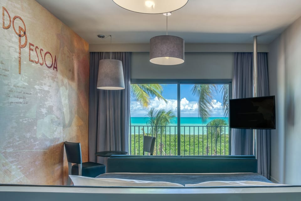 Free minibar items, in-room safe, bed sheets