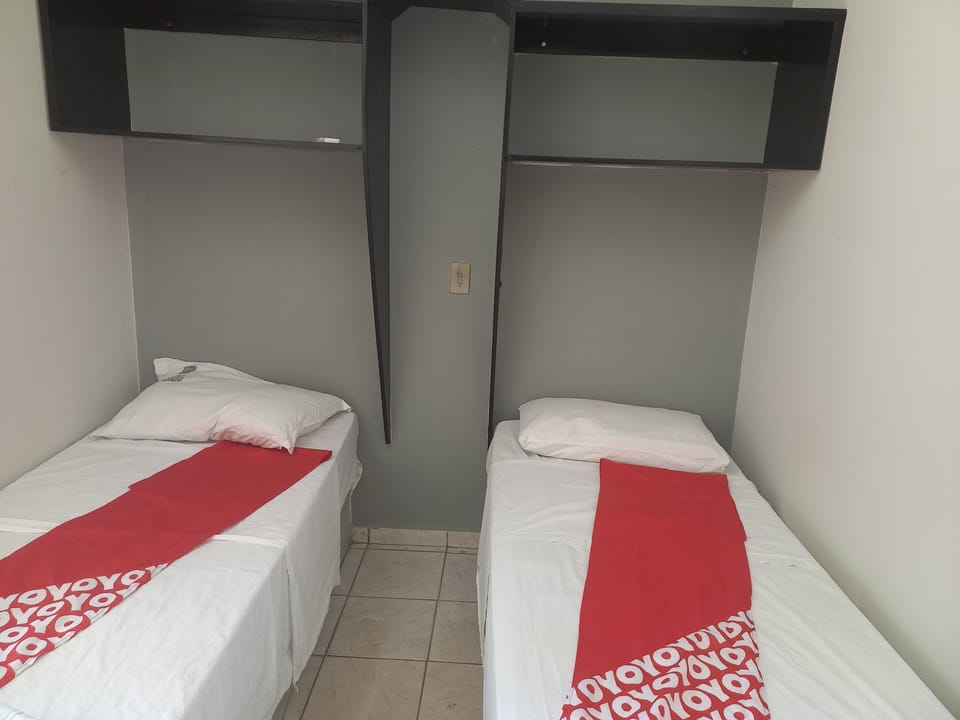 Economy Twin Room | Free WiFi, bed sheets