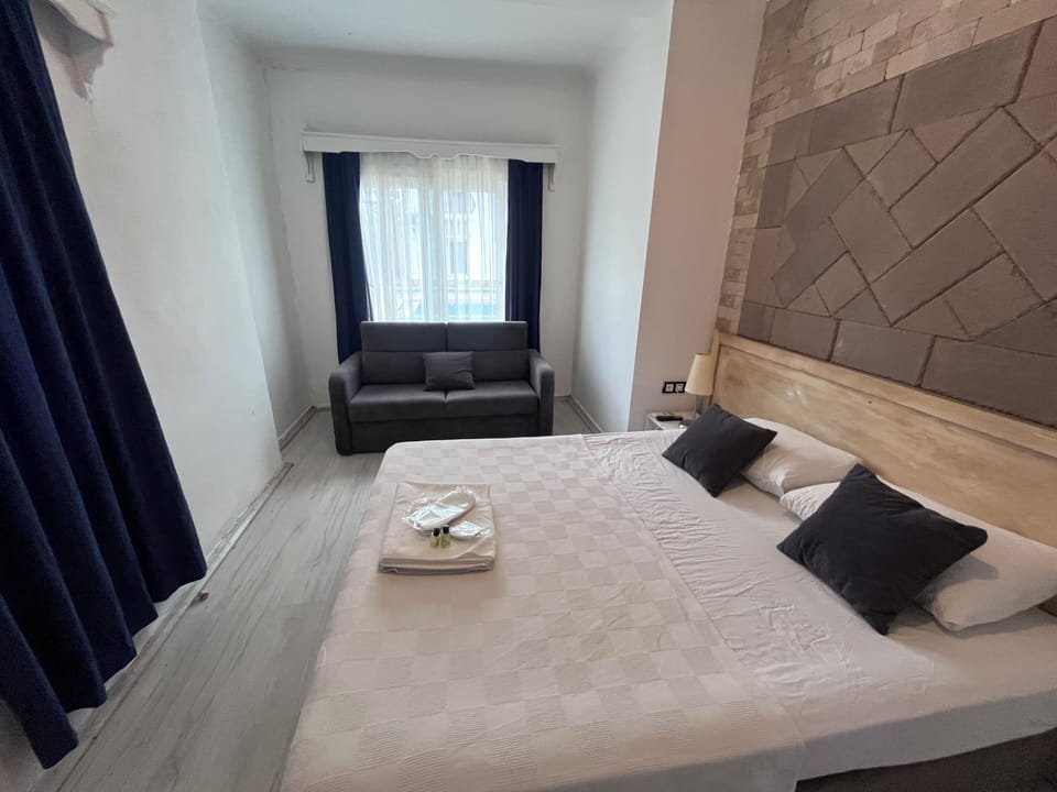 Classic Double Room | WiFi (free)