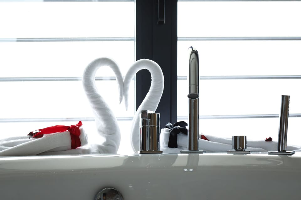 Honeymoon Suite | Premium bedding, Select Comfort beds, in-room safe, desk