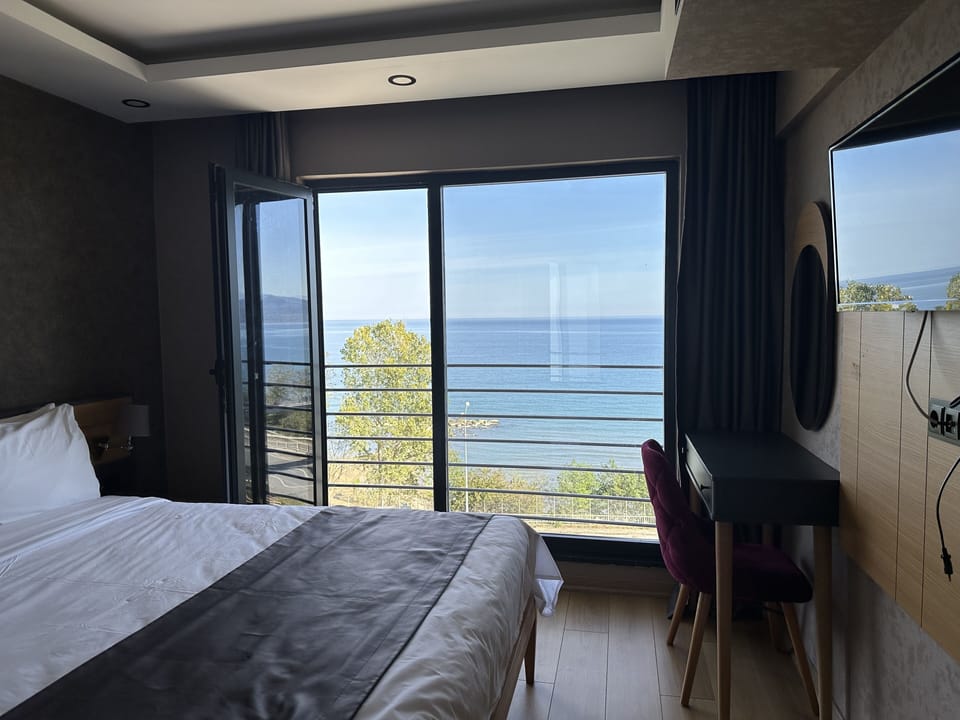 Family Suite | Premium bedding, Select Comfort beds, in-room safe, desk