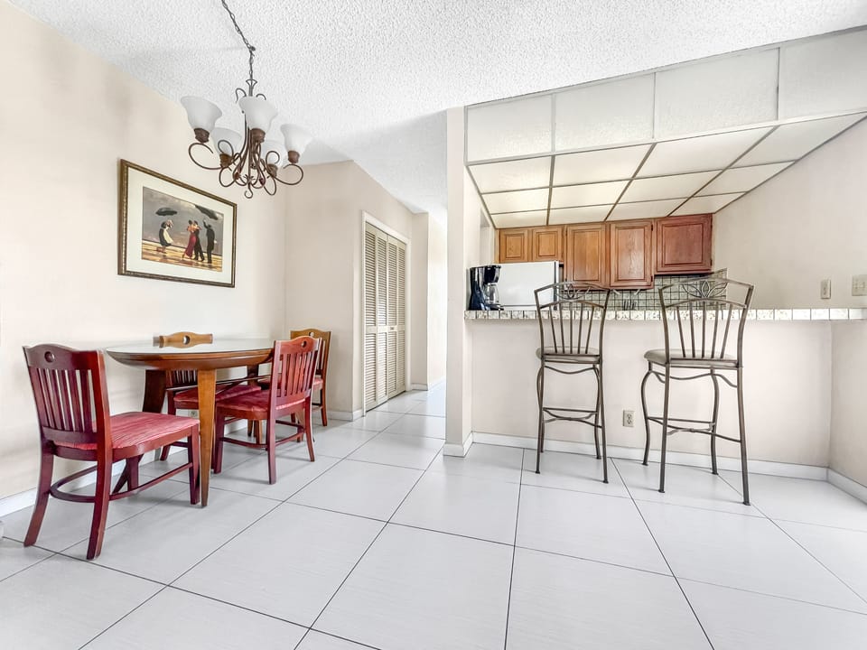 Junior Apartment | Living area | Flat-screen TV, printers