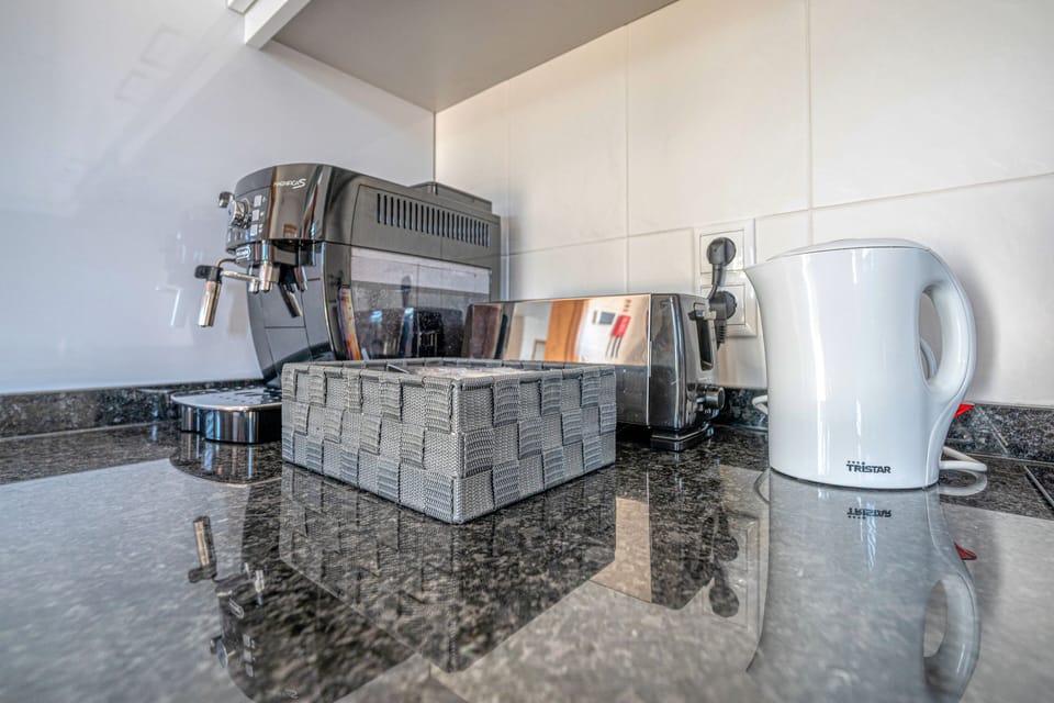Shared fridge, microwave, oven, stovetop