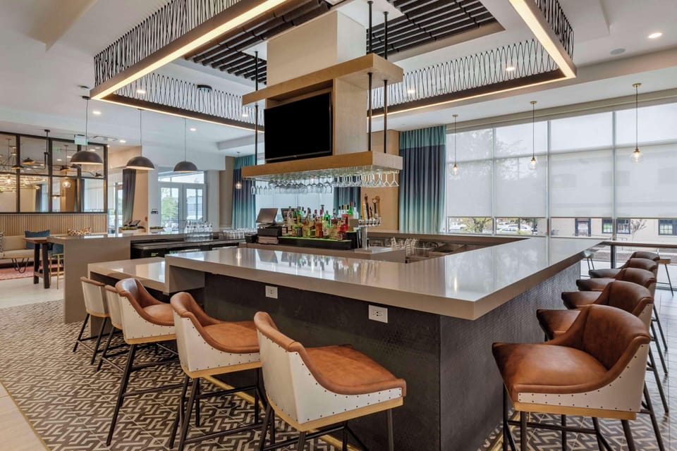 Breakfast and dinner served, American cuisine