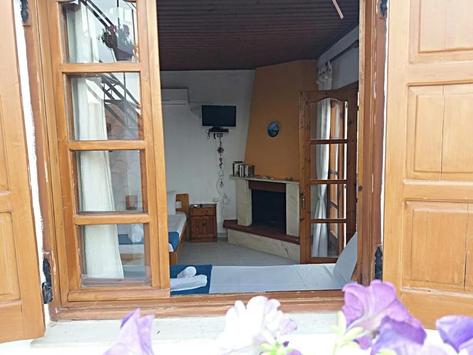 Basic Triple Room | Free WiFi