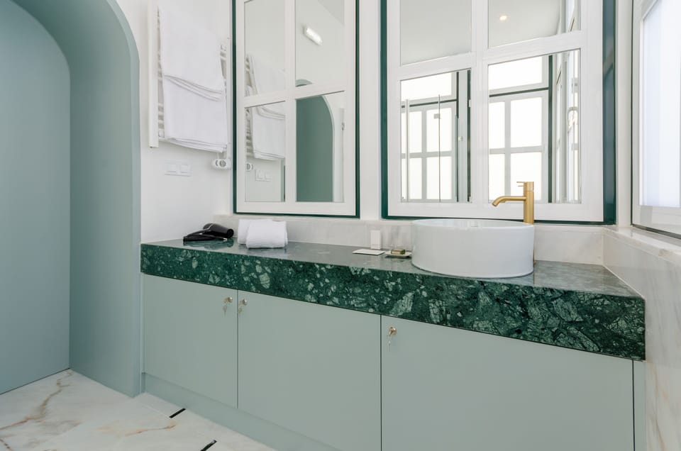 Superior Room, Balcony | Bathroom | Shower, free toiletries, hair dryer, bathrobes
