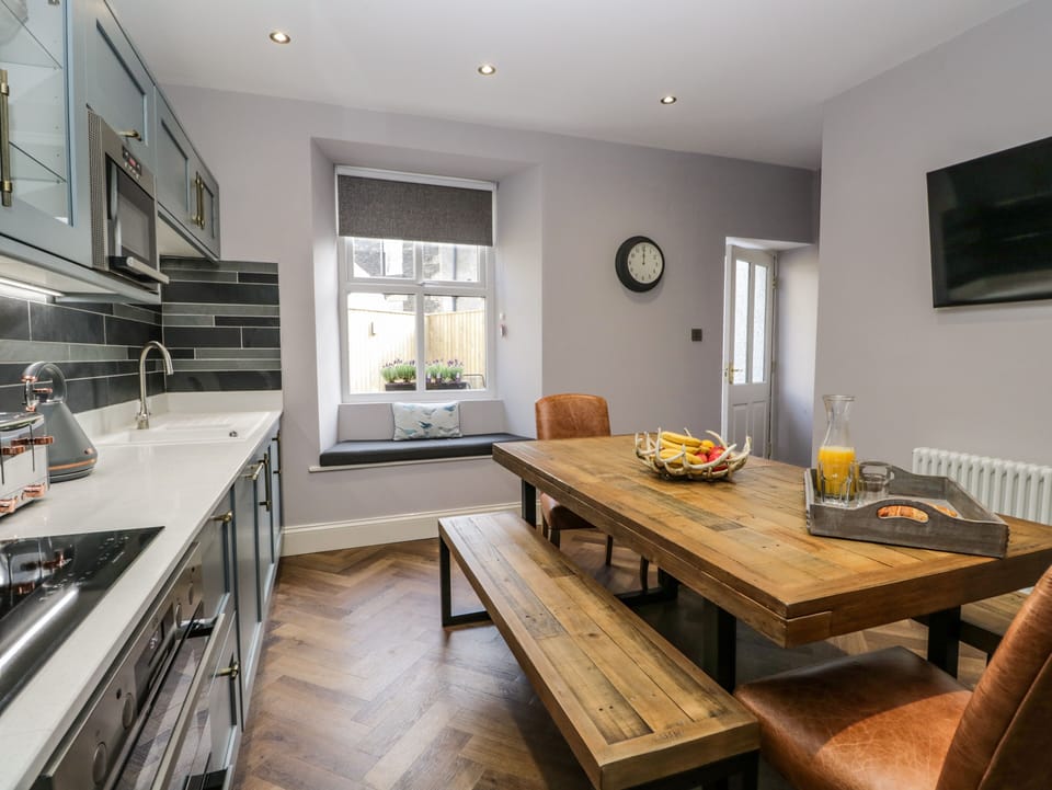 Cottage | Interior