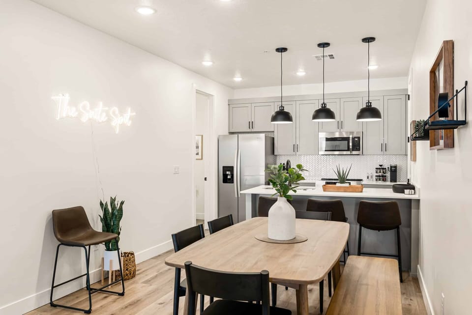 Condo, 3 Bedrooms | In-room dining