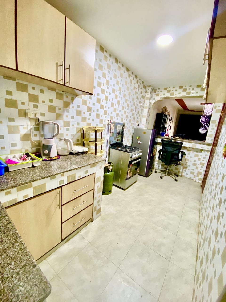 Elite Apartment | Private kitchen | Fridge, microwave, cookware/dishes/utensils