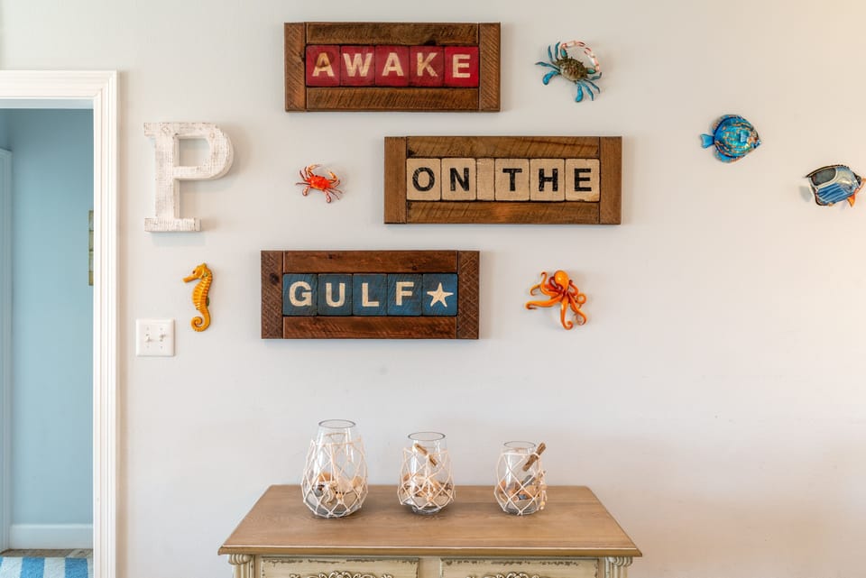 House, 4 Bedrooms | Private kitchen | Fridge, oven, coffee/tea maker