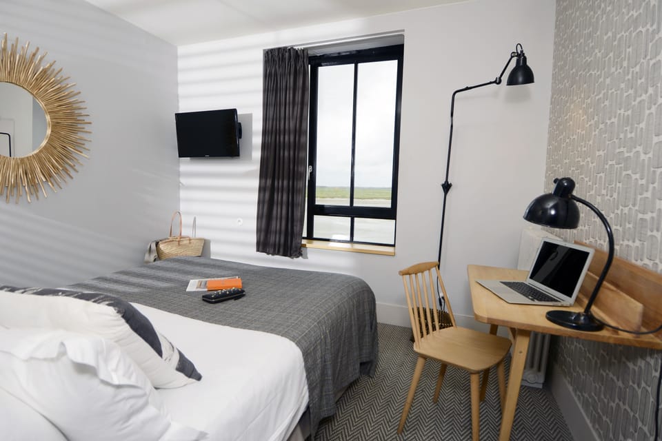 Classic Double or Twin Room | Premium bedding, minibar, in-room safe, desk