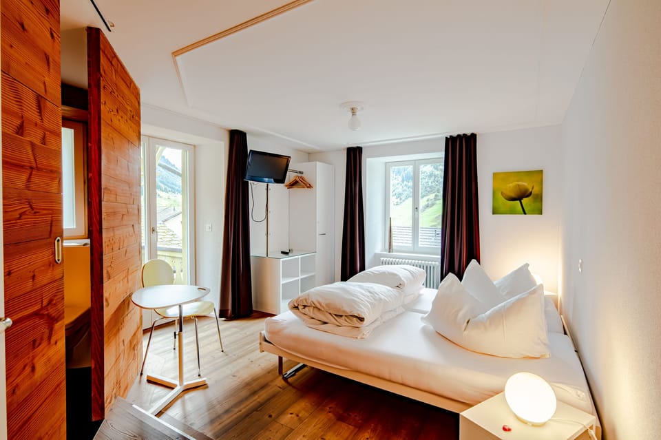 Comfort Double or Twin Room | Hypo-allergenic bedding, desk, free WiFi, bed sheets