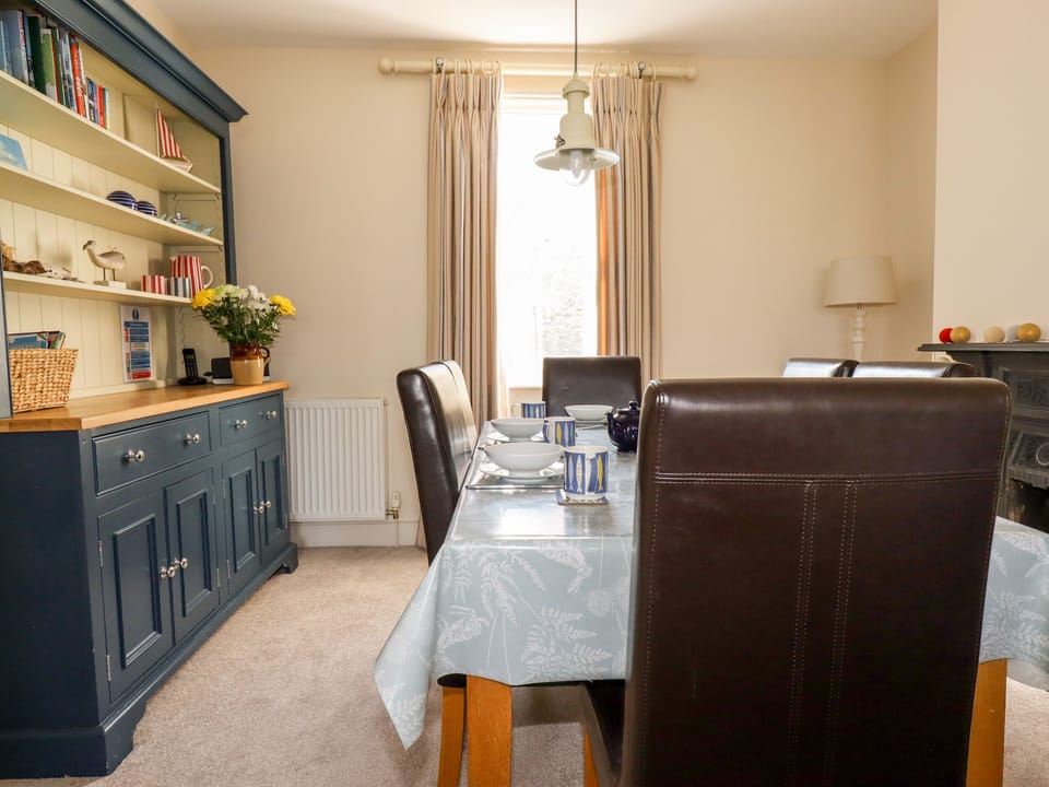Cottage | Private kitchen | Fridge, microwave, dishwasher, electric kettle