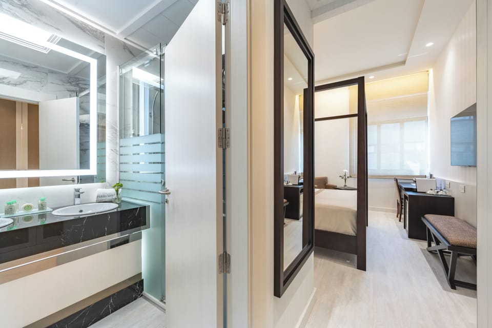 Deluxe Double Room | Minibar, in-room safe, desk, laptop workspace