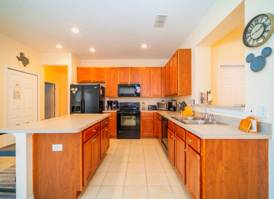 Standard House | Private kitchen | Microwave