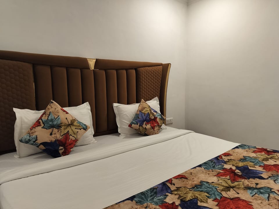 Standard Room | Iron/ironing board, free WiFi, bed sheets