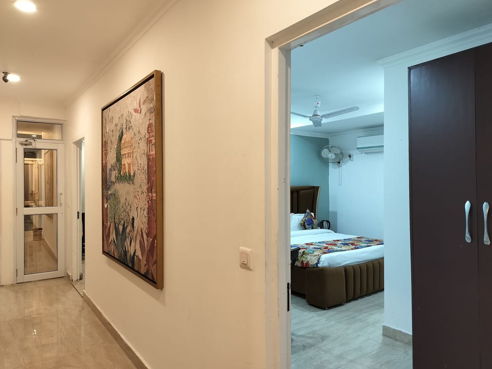 Deluxe Room | Iron/ironing board, free WiFi, bed sheets
