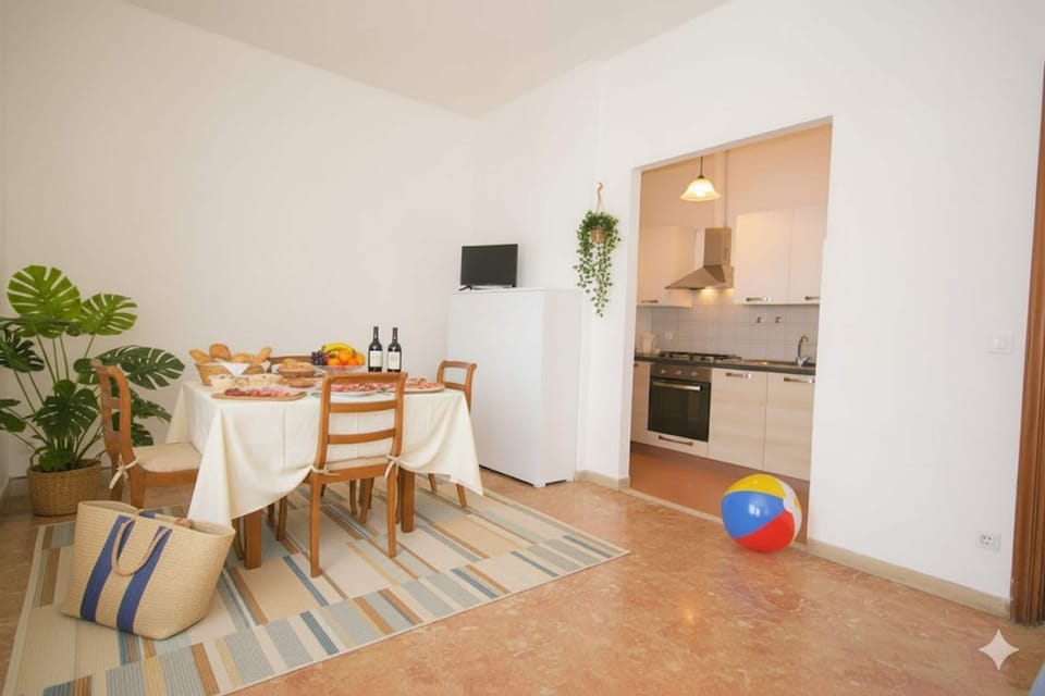 Apartment | Living area | 28-inch flat-screen TV with digital channels, TV