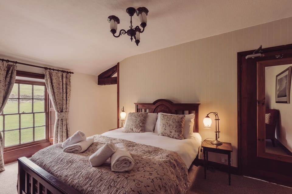 Family Room (2 children) | Individually decorated, individually furnished, bed sheets