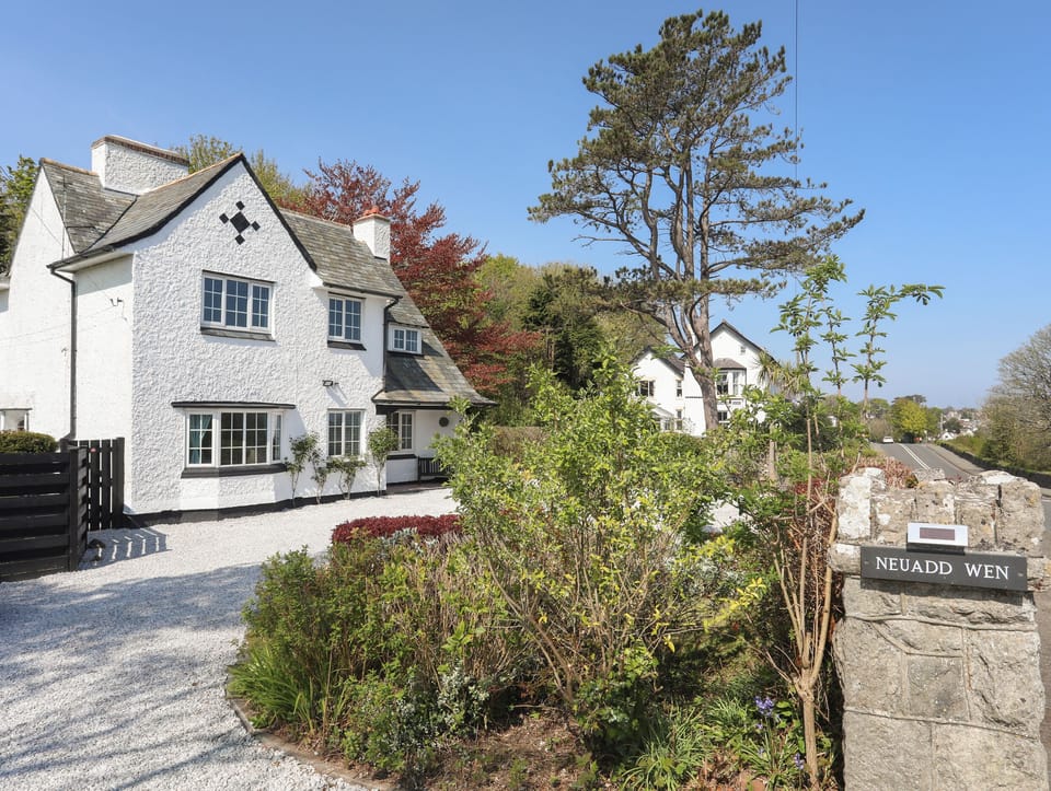 Cottage | Front of property