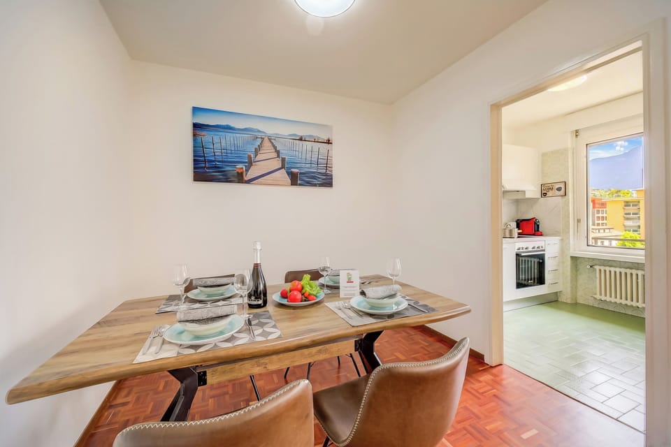Family Apartment, 1 Bedroom, Balcony (Lido apartment Locarno) | Dining