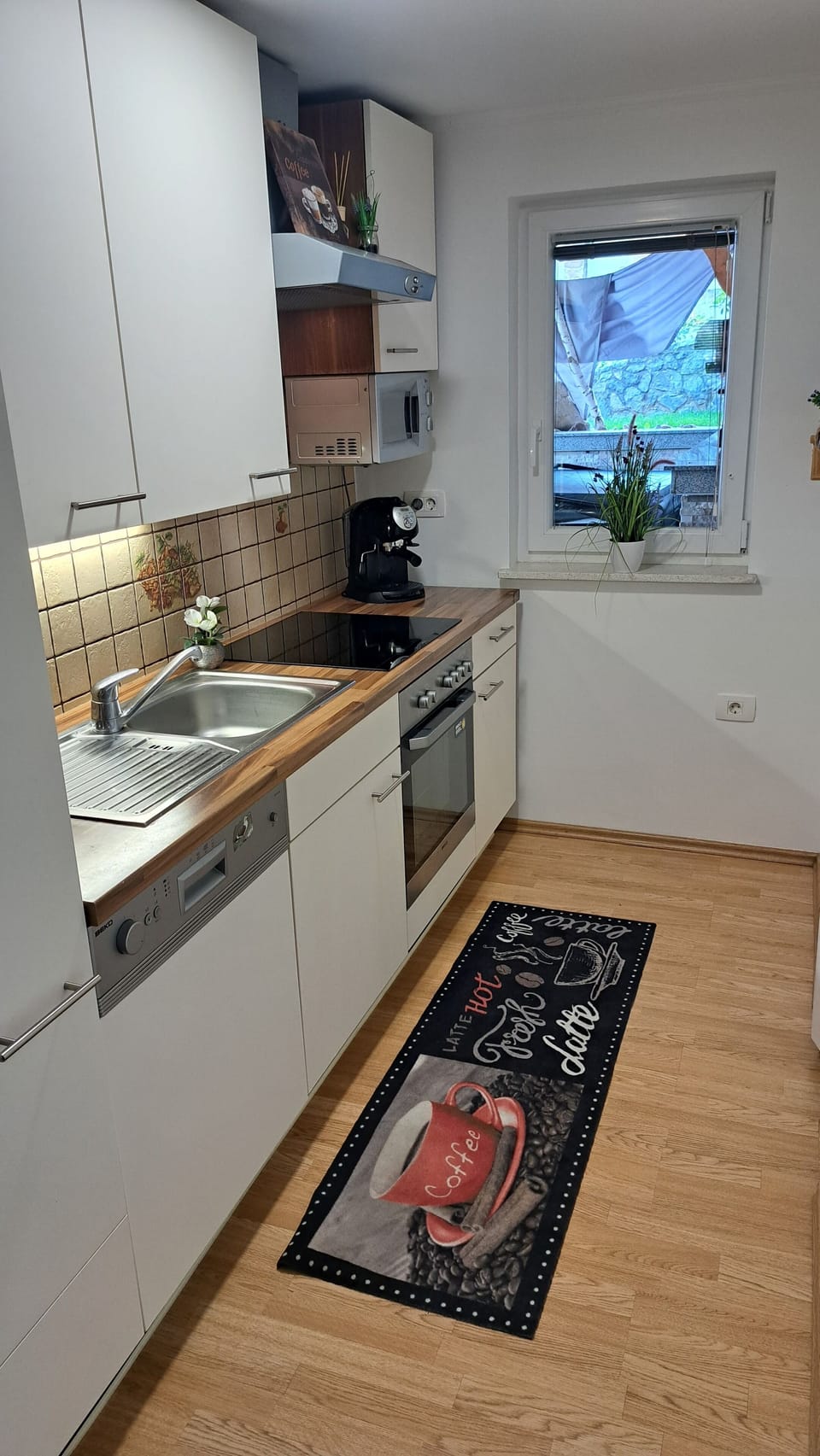 House | Private kitchen | Stovetop, coffee/tea maker, electric kettle, cleaning supplies