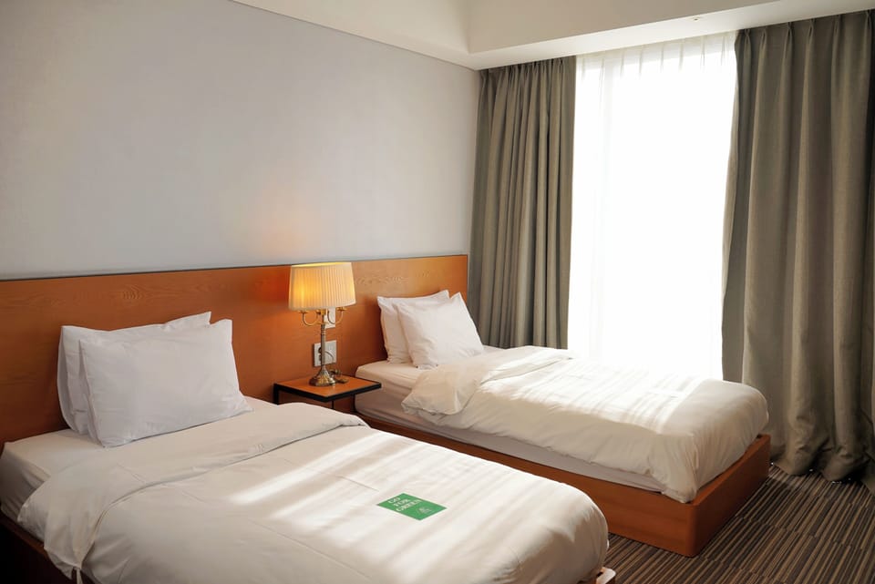 Free minibar, blackout drapes, soundproofing, bed sheets