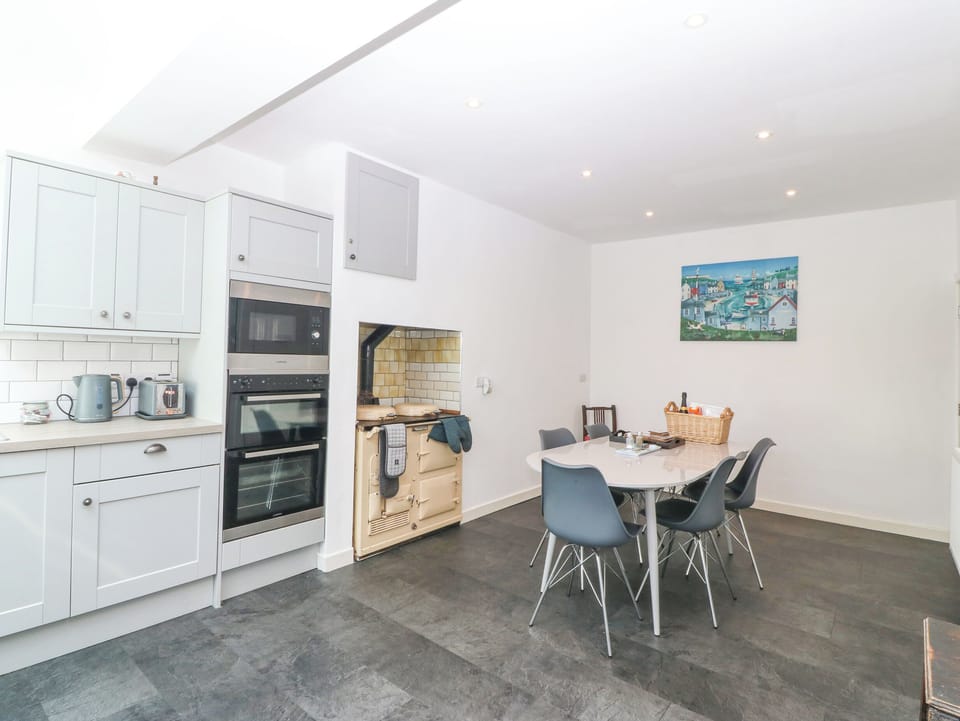 Fridge, dishwasher, electric kettle, toaster