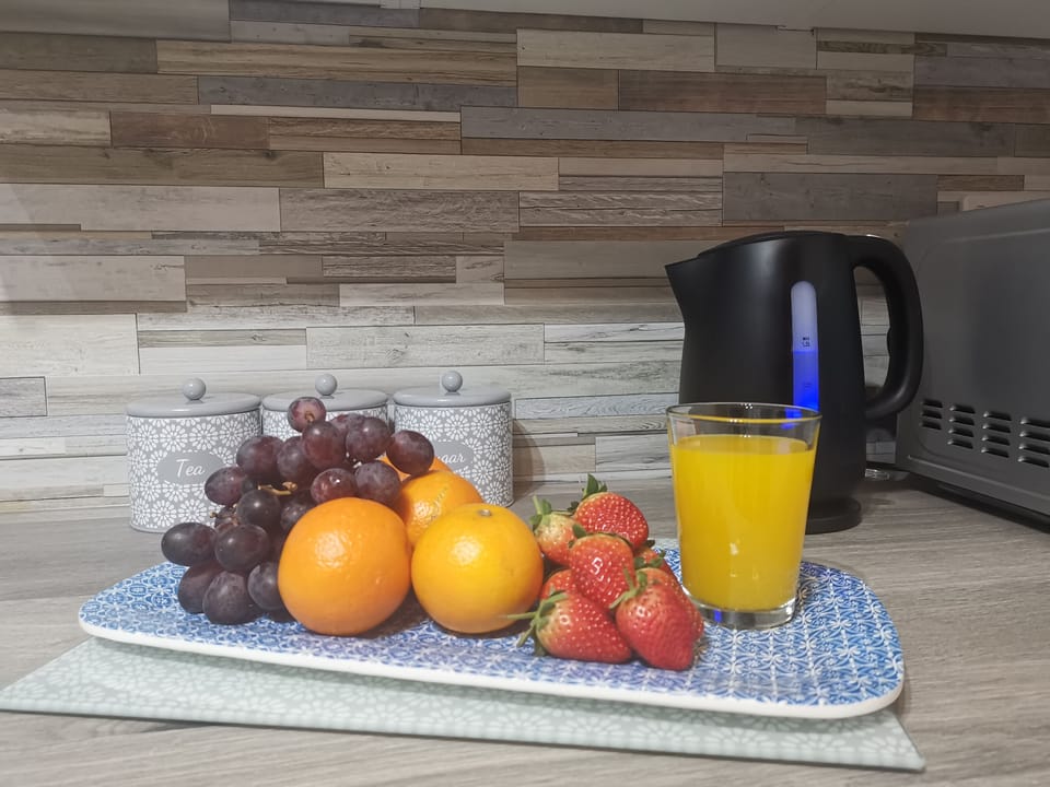 Apartment, Private Bathroom | Food and drink