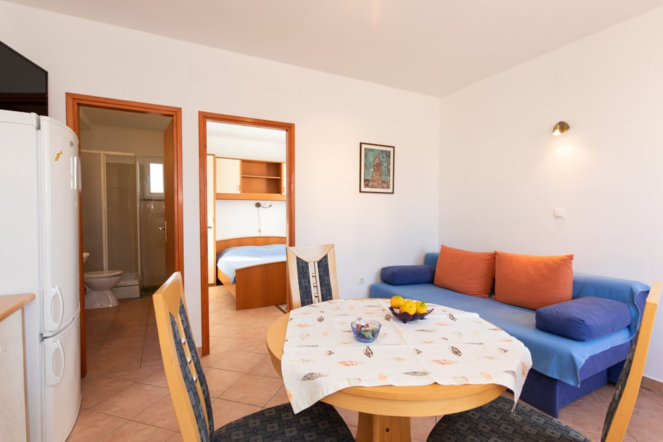 Apartment | Dining