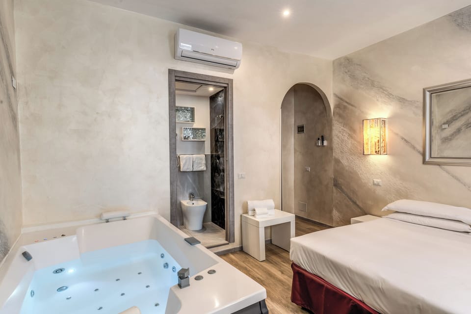 Comfort Suite | Egyptian cotton sheets, premium bedding, down comforters, in-room safe