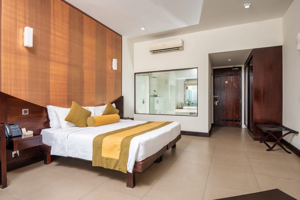 Deluxe Double Room | Premium bedding, down comforters, pillowtop beds, minibar