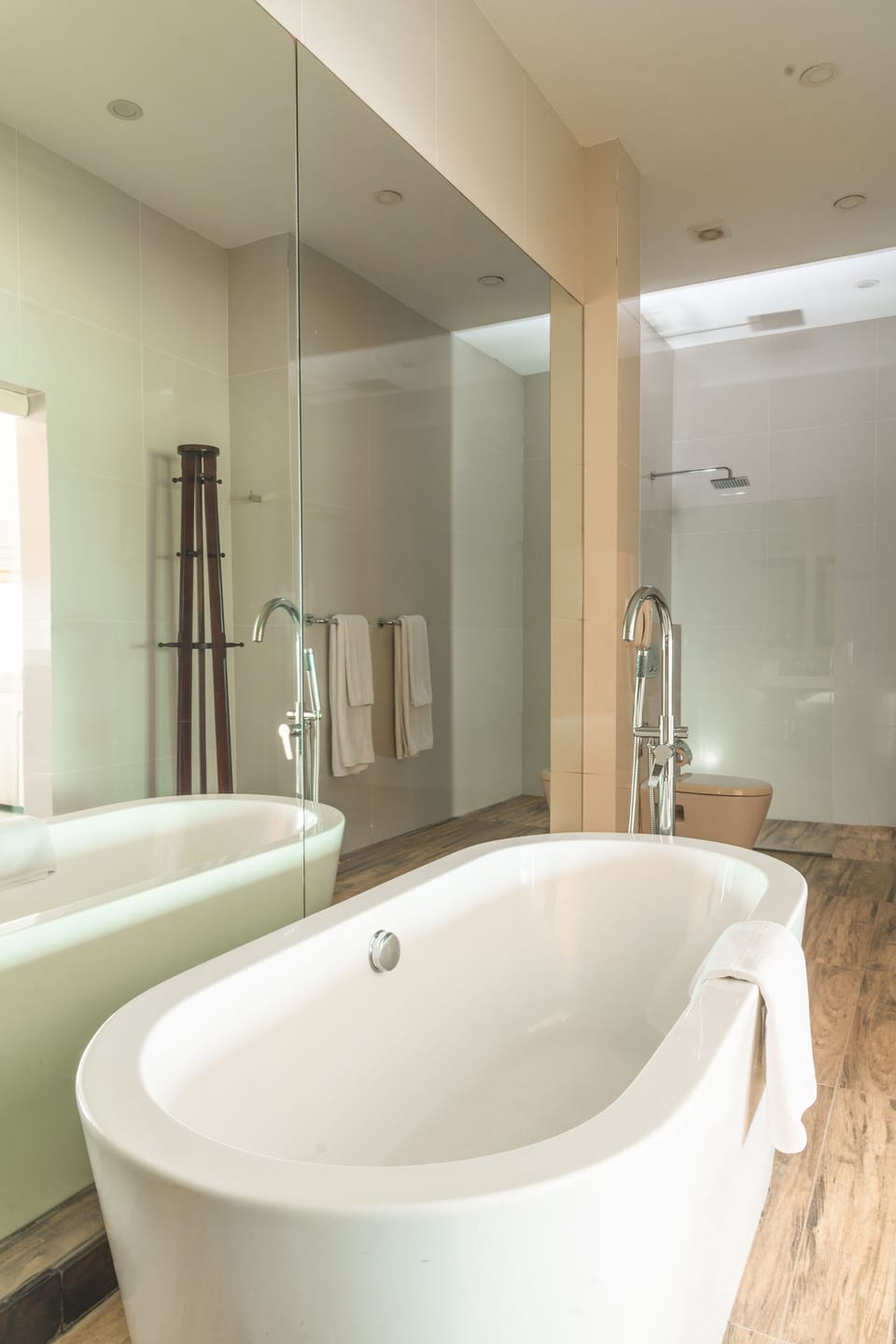 Suite | Bathroom | Rainfall showerhead, free toiletries, hair dryer, bathrobes