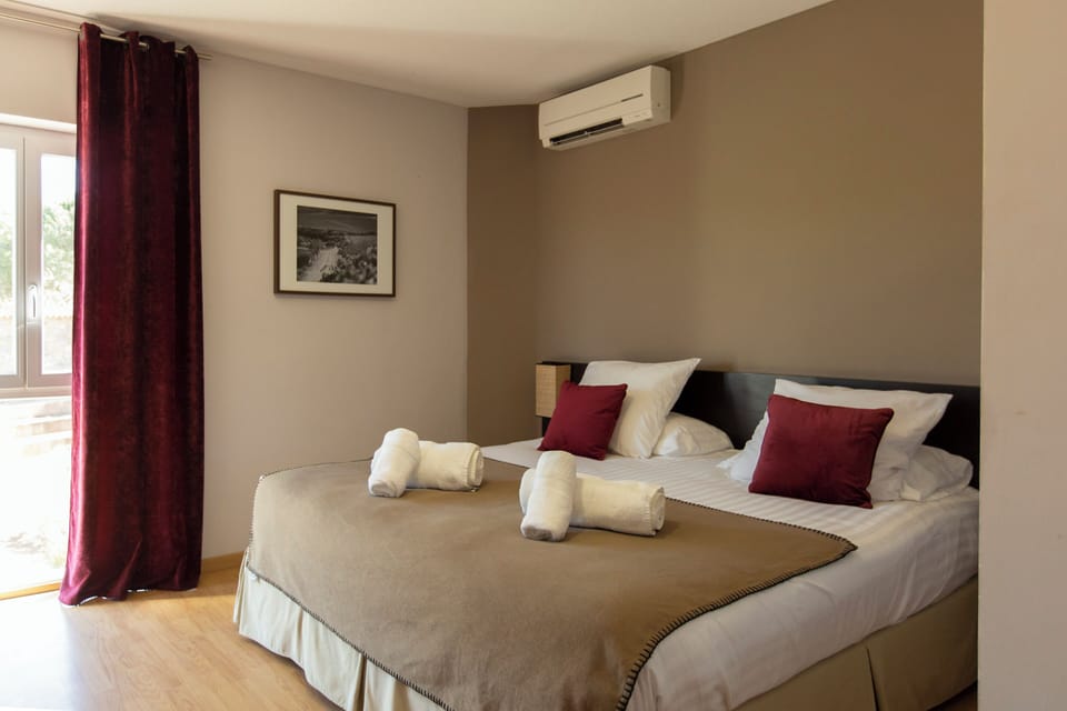 Standard Room | Premium bedding, memory foam beds, desk, laptop workspace