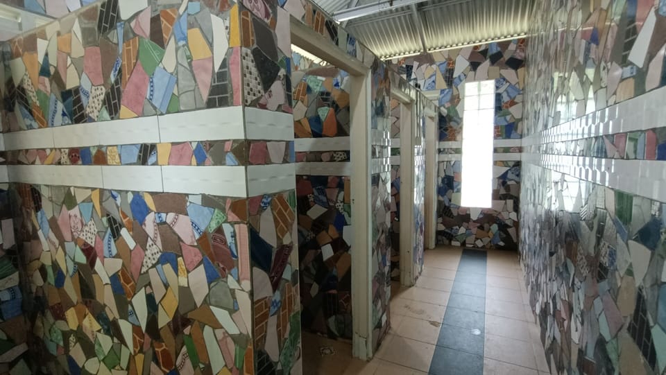 Shower, free toiletries, towels