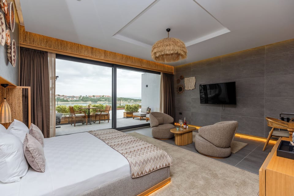 Deluxe Double Room | Premium bedding, memory foam beds, minibar, in-room safe
